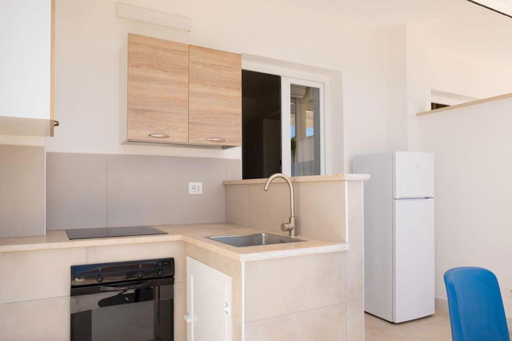 Scirocco Boutique Eco Hotel Torre Pali Bagian luar foto