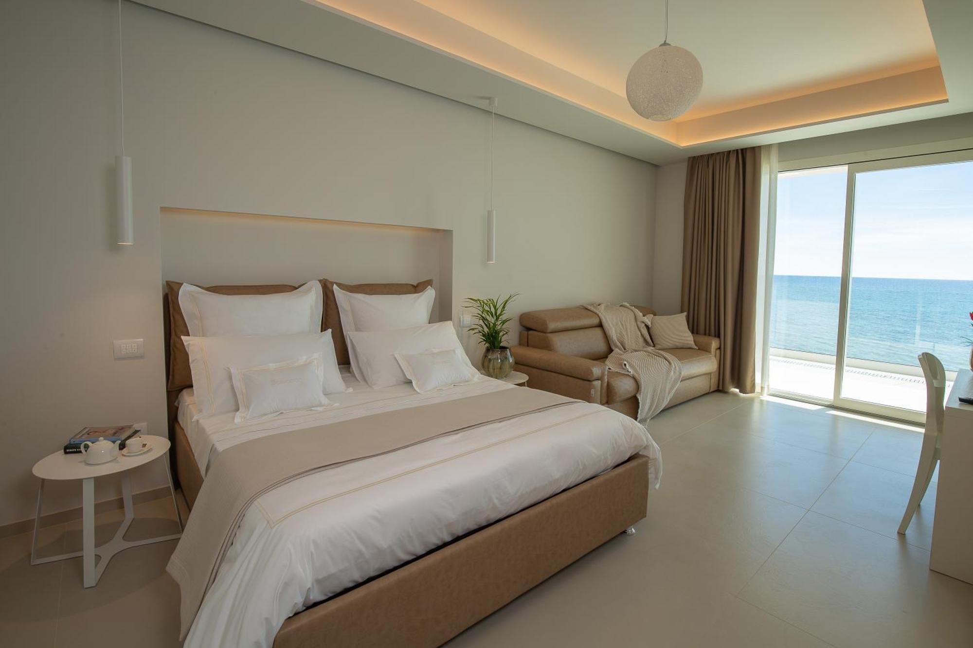 Scirocco Boutique Eco Hotel Torre Pali Bagian luar foto
